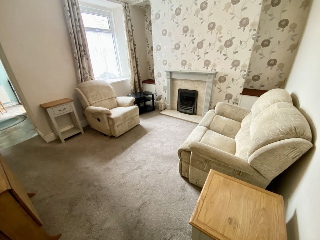 Property photo 2 of 12 Lounge