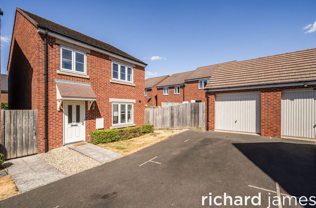 Property photo 1 of 15 4Be4Df08F27140Eb9c5Eda810De272A4