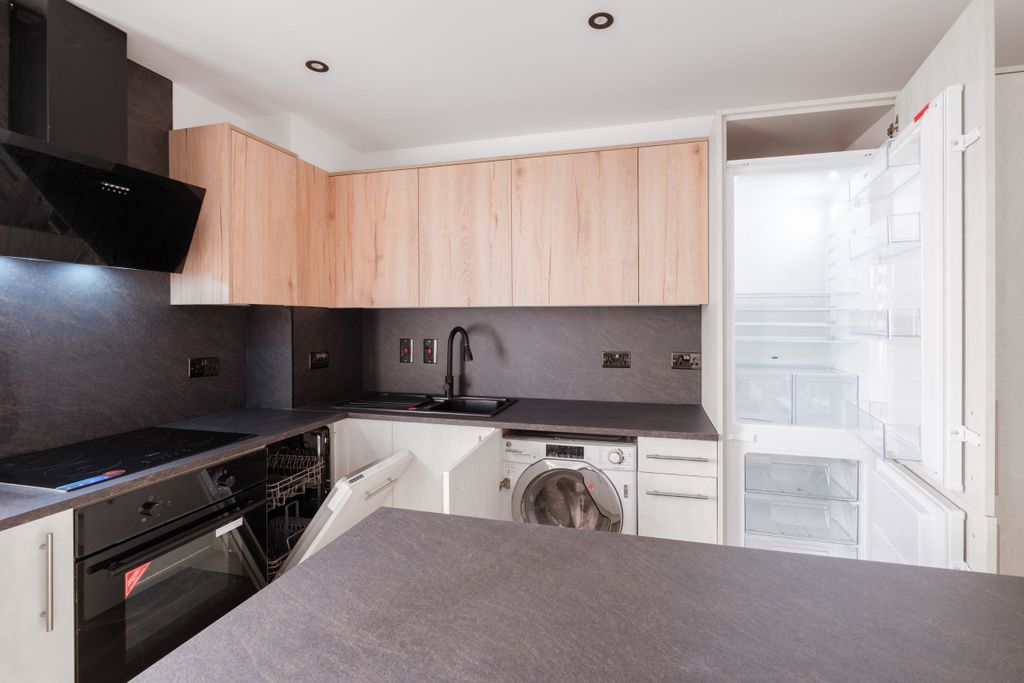Property photo 1 of 34