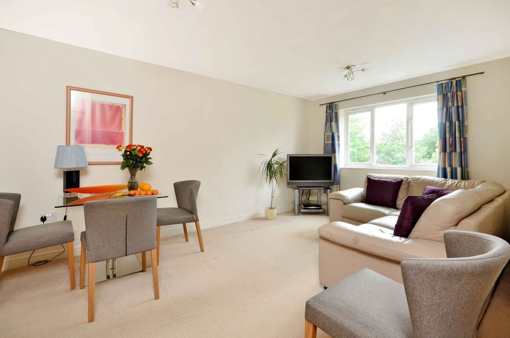 Property photo 2 of 7