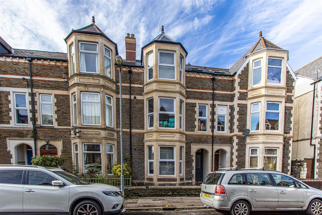 Property photo 1 of 7 37 Claude Road Ext1.Jpg