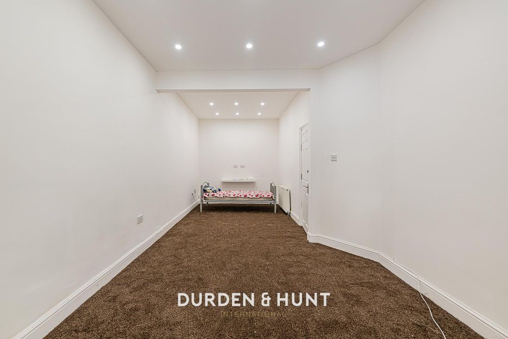 Property photo 3 of 29 Orwell-10.Jpg