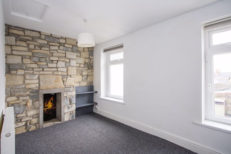 Property photo 3 of 12 Photo 7