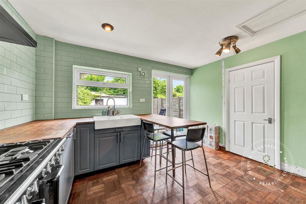 Property photo 3 of 35 Leckwith-Avenue-22.Jpg