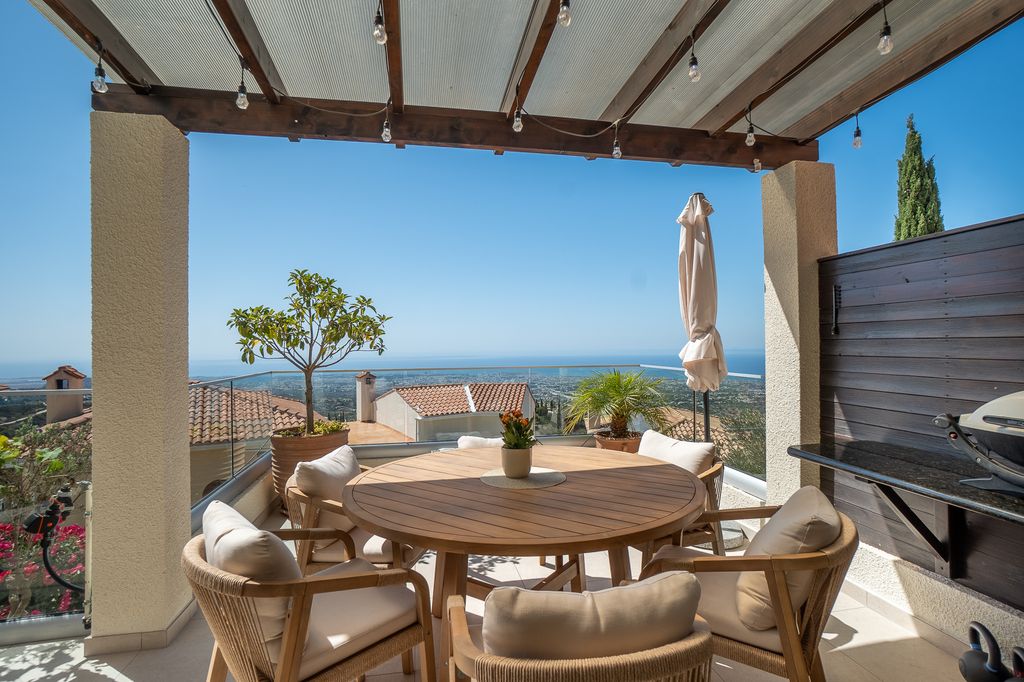 Property photo 1 of 57