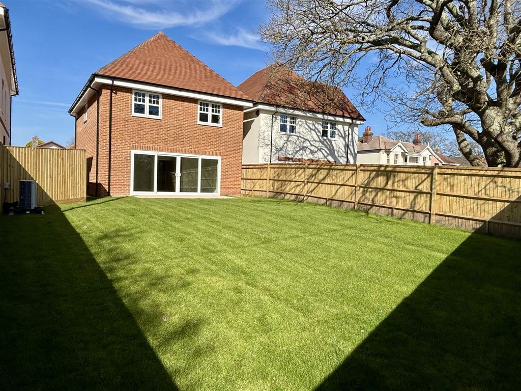 Property photo 2 of 24