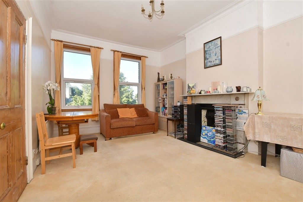 Property photo 2 of 10 Lounge