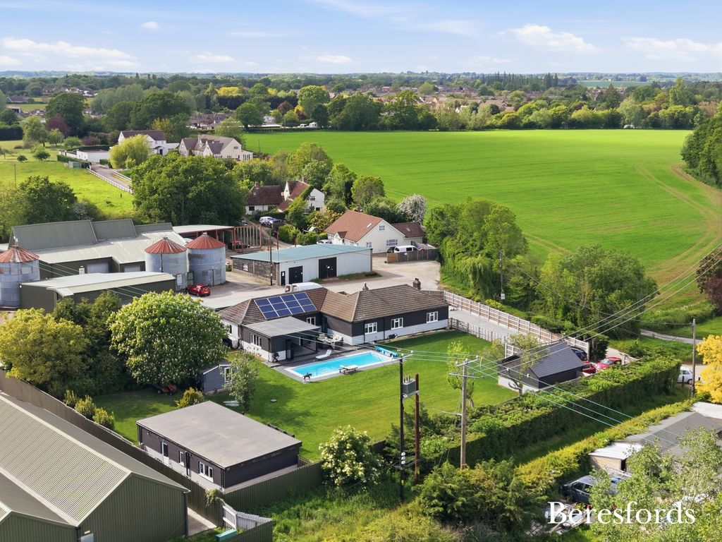 Property photo 1 of 34 Picture No. 06