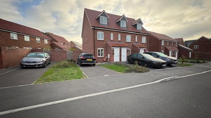 Property photo 1 of 8