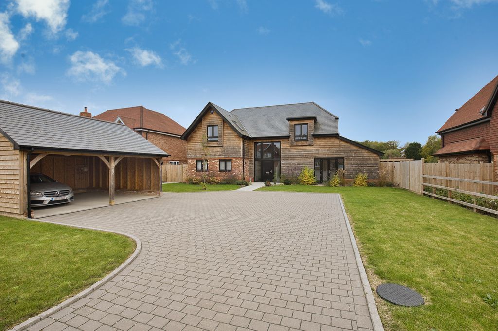 Property photo 1 of 32