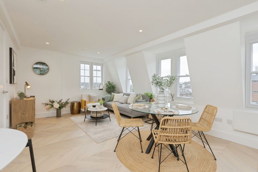 Property photo 1 of 11 Kitchen Living Diner