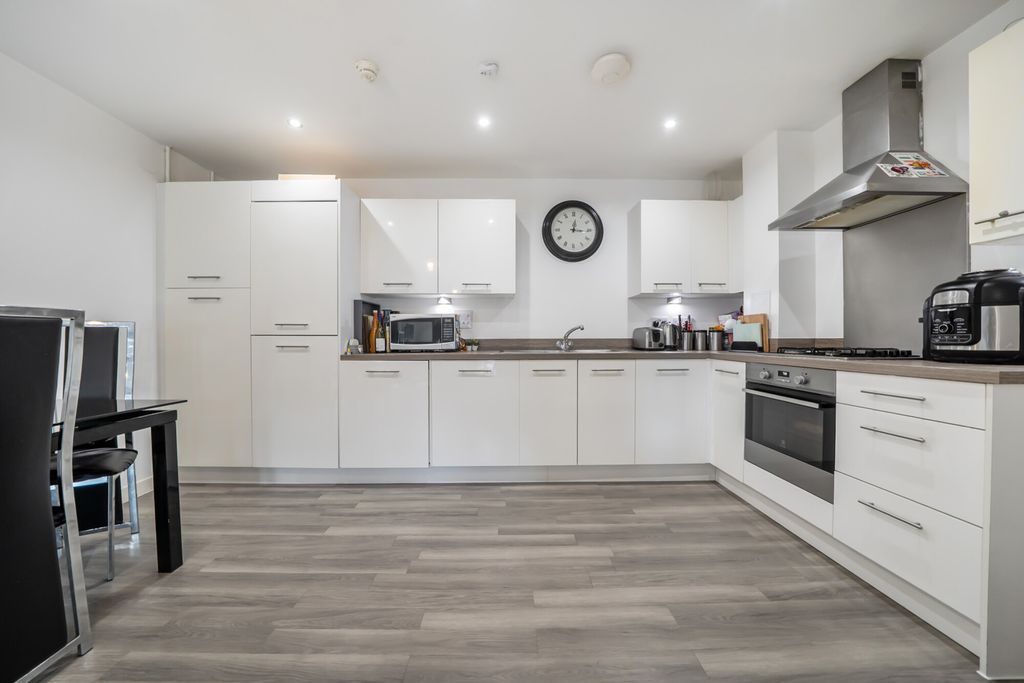 Property photo 2 of 16 Kitchen