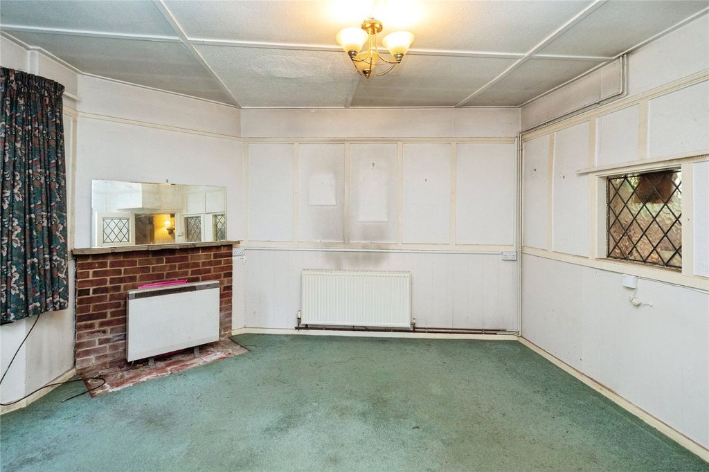 Property photo 3 of 21 Dining Room