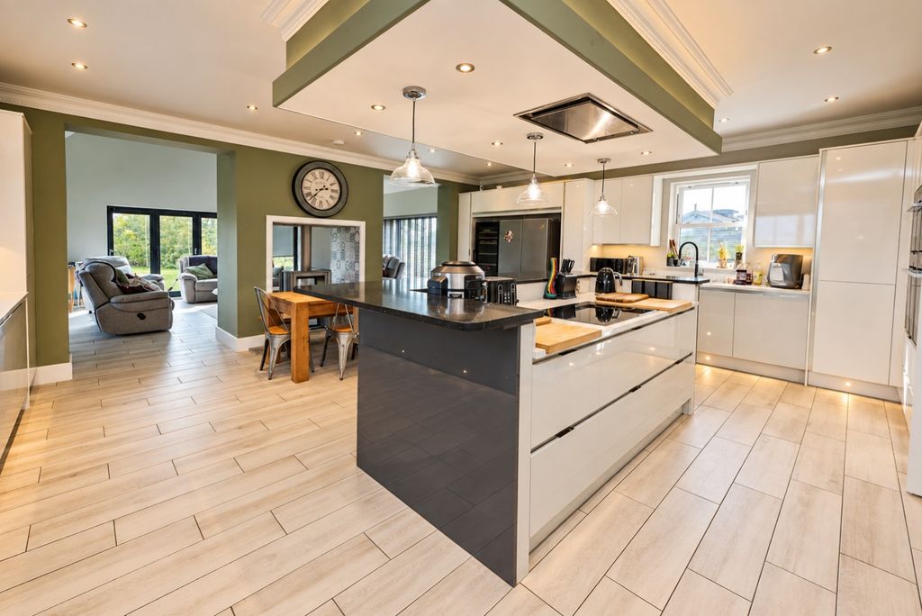 Property photo 3 of 37 5447442