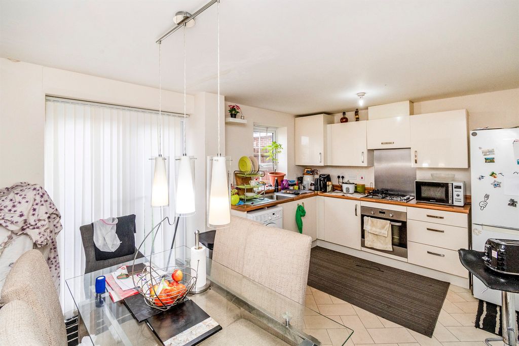 Property photo 3 of 14