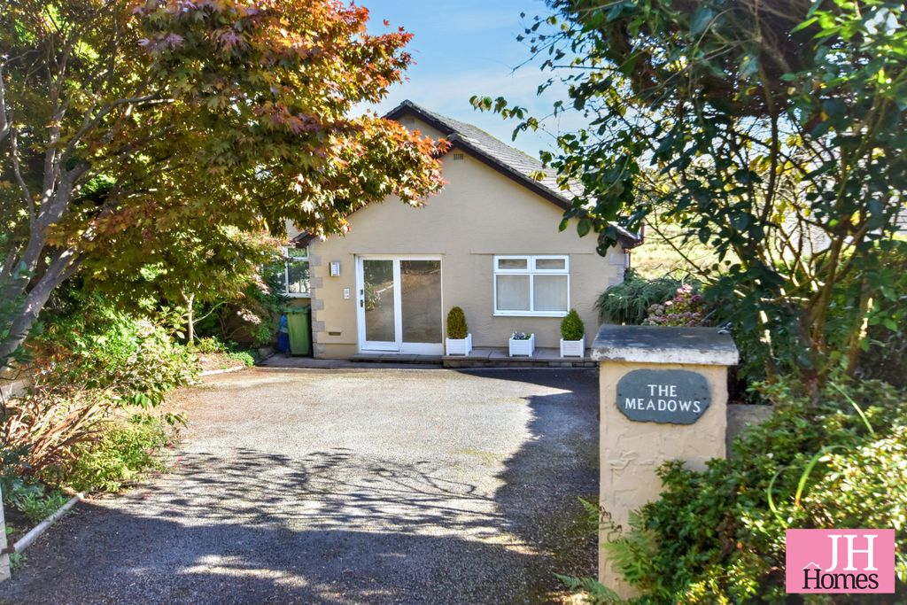 Property photo 1 of 32