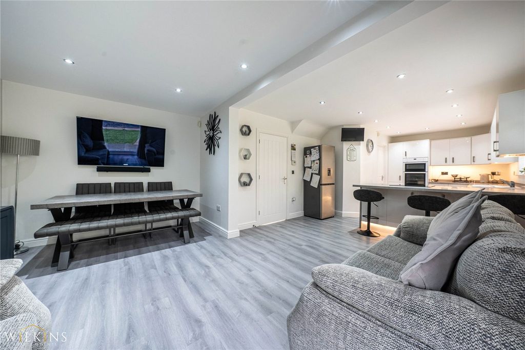 Property photo 2 of 37 Picture No. 21