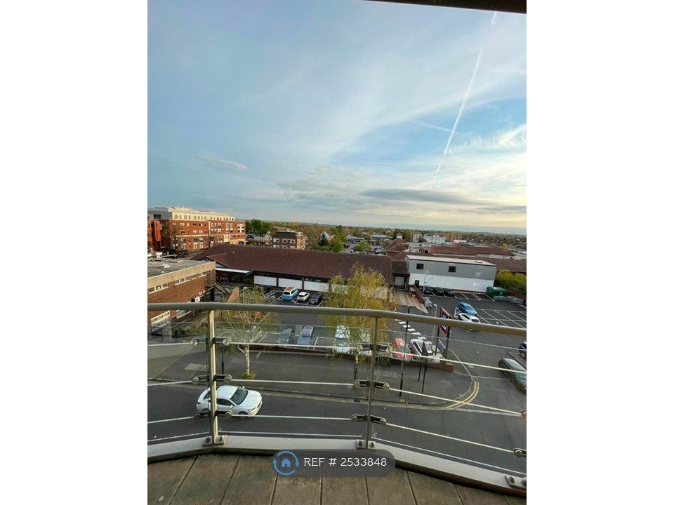 Property photo 1 of 8 Balcony Facing High  Street
