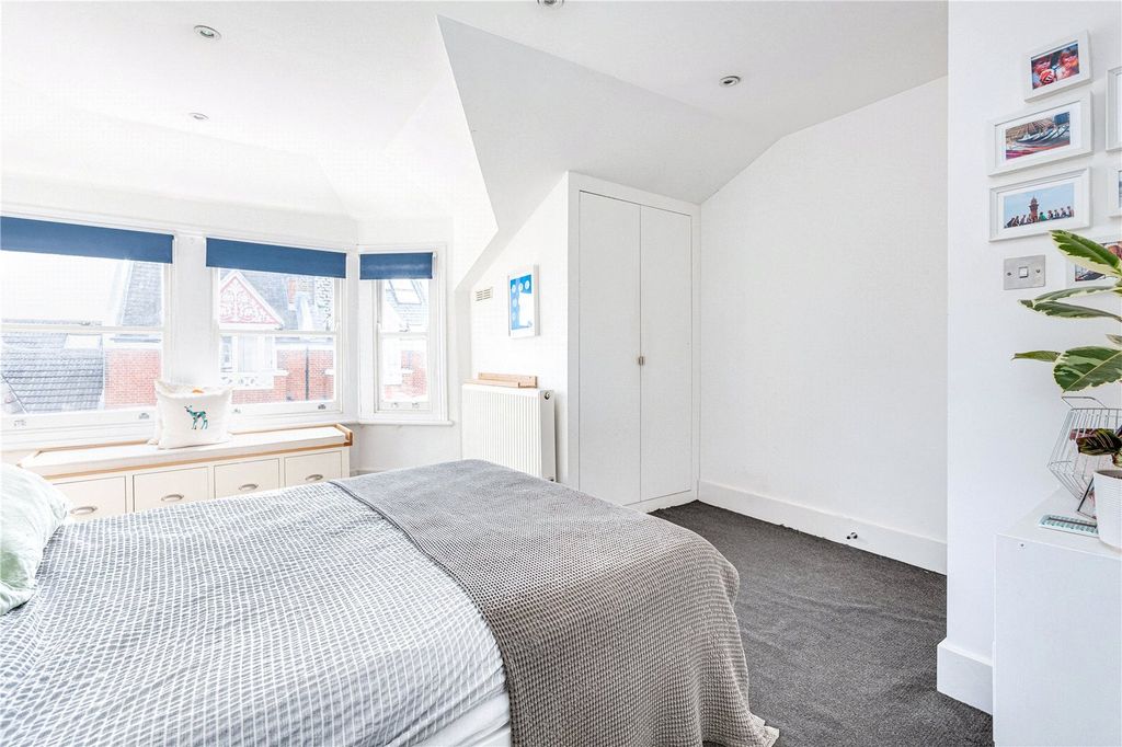 Property photo 3 of 8