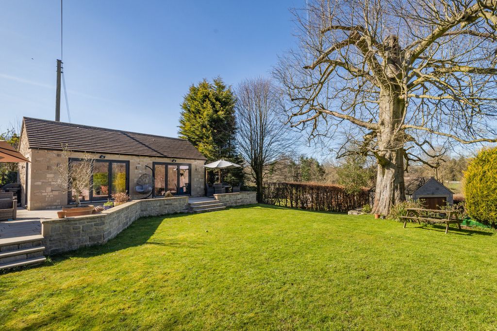 Property photo 2 of 42