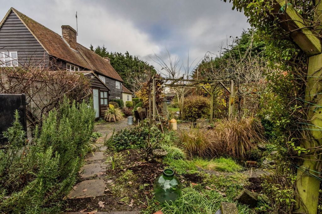 Property photo 2 of 20