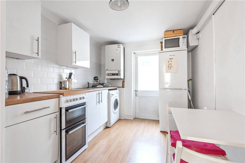 Property photo 2 of 9 Kitchen