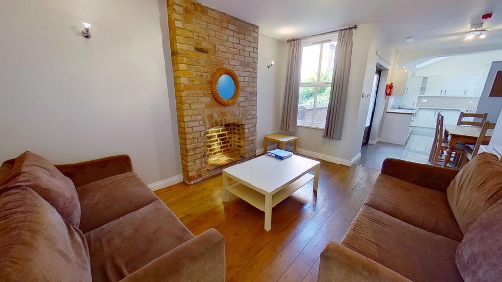 Property photo 3 of 9