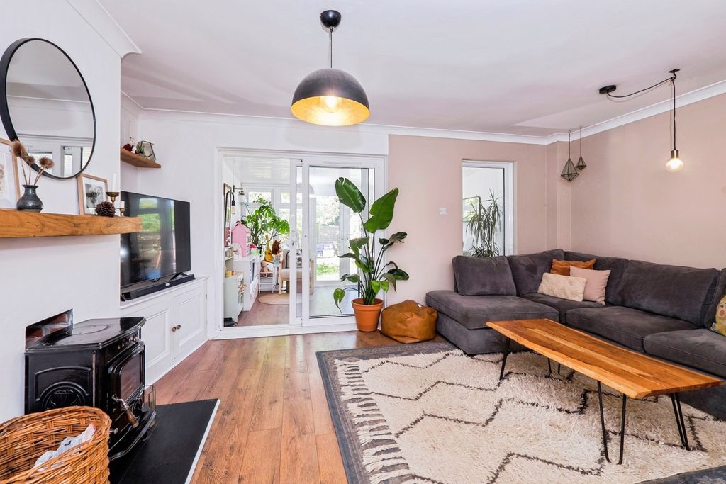 Property photo 3 of 17 Pbox-Img.Jpg