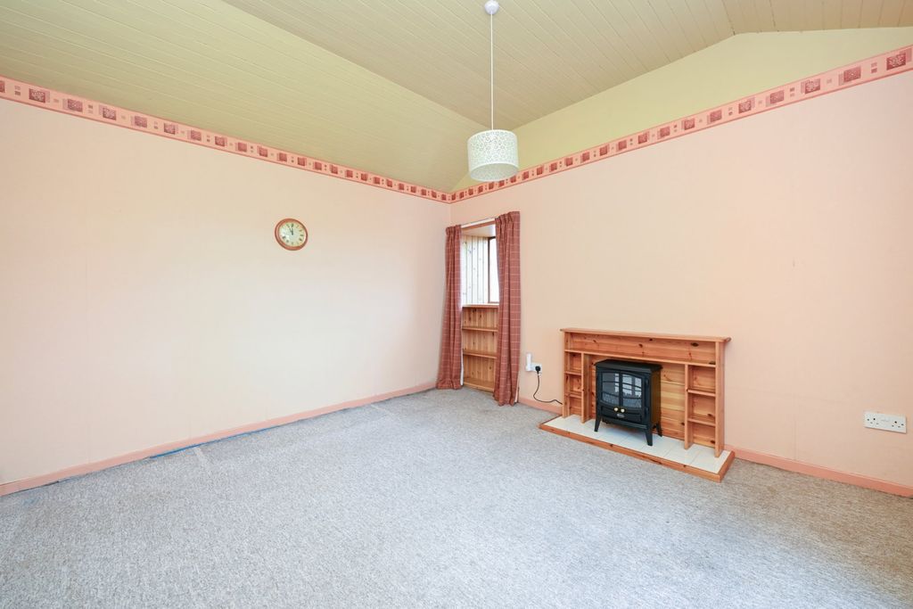 Property photo 3 of 29