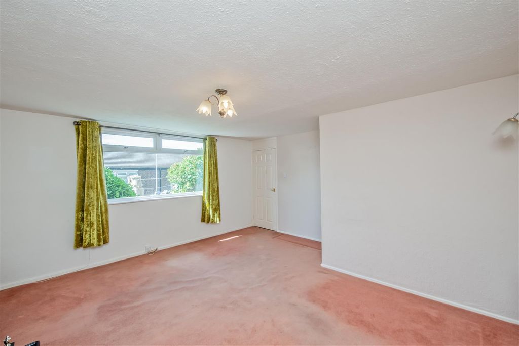 Property photo 2 of 20 Living Room: