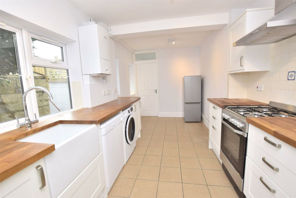 Property photo 3 of 15 Kitchen