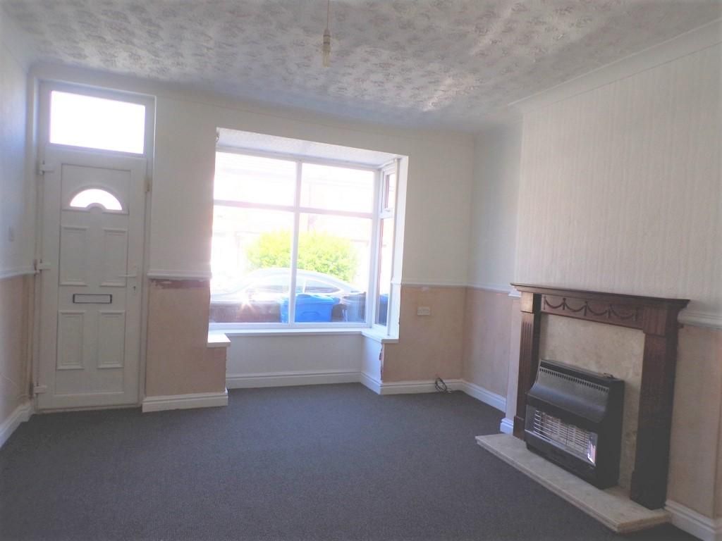 Property photo 3 of 6 Lounge