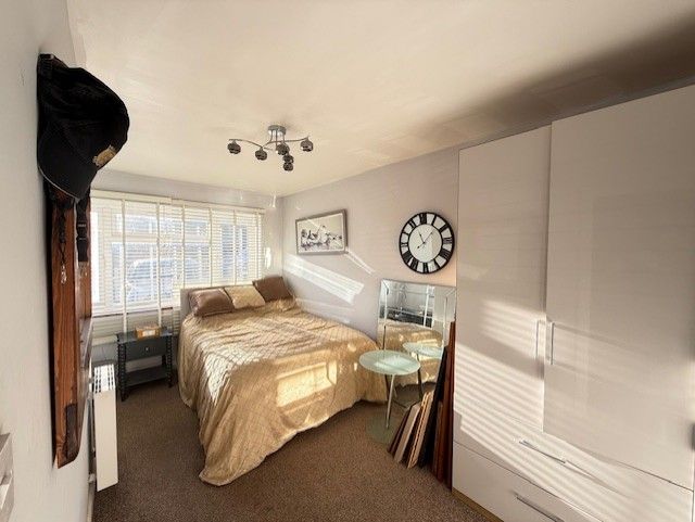 Property photo 2 of 8 Bedroom 2