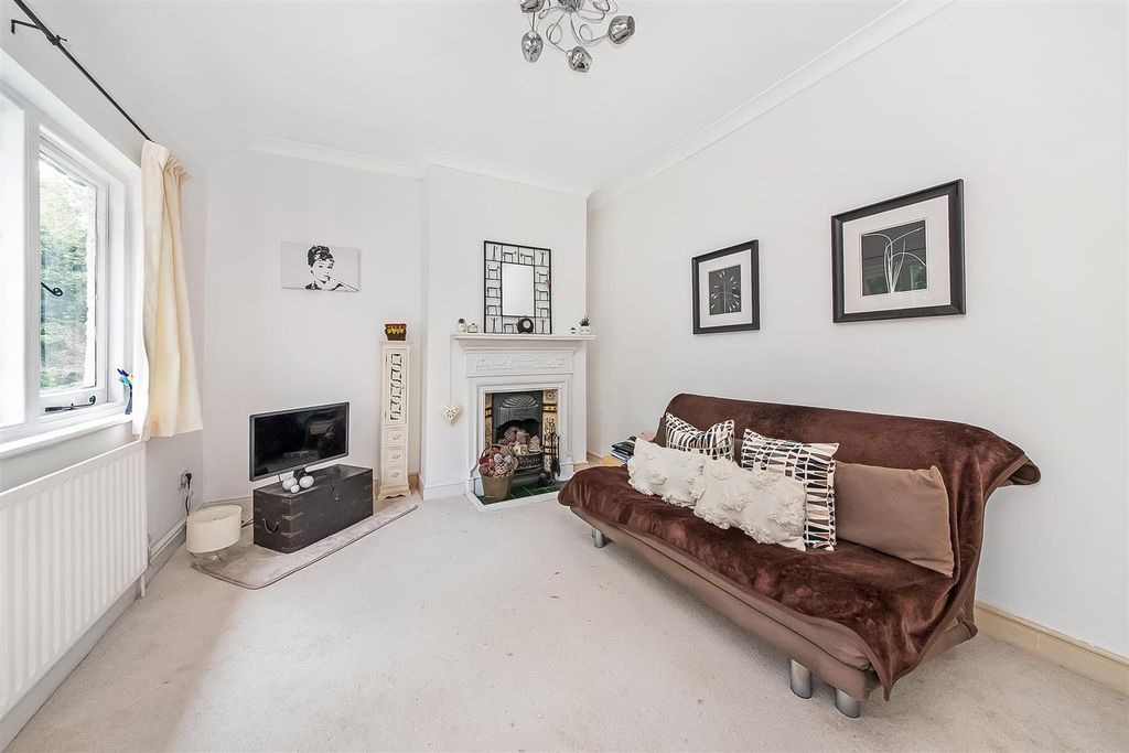 Property photo 2 of 14 Studio