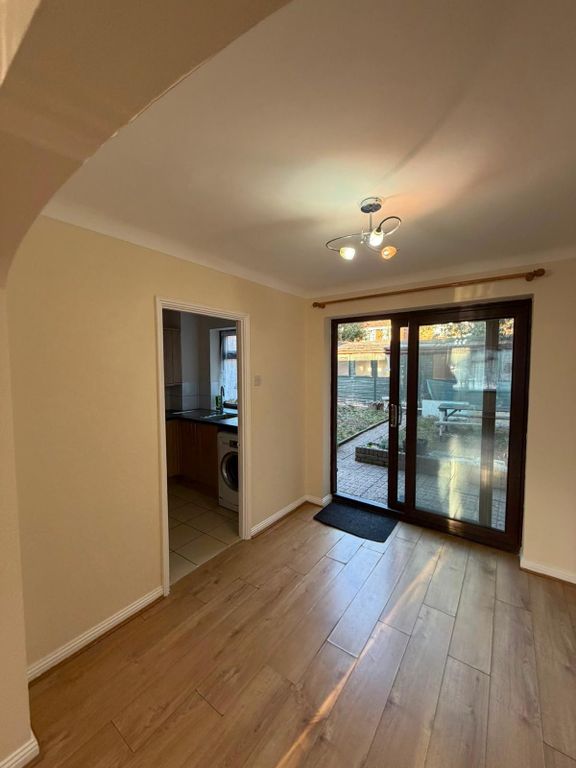 Property photo 2 of 25