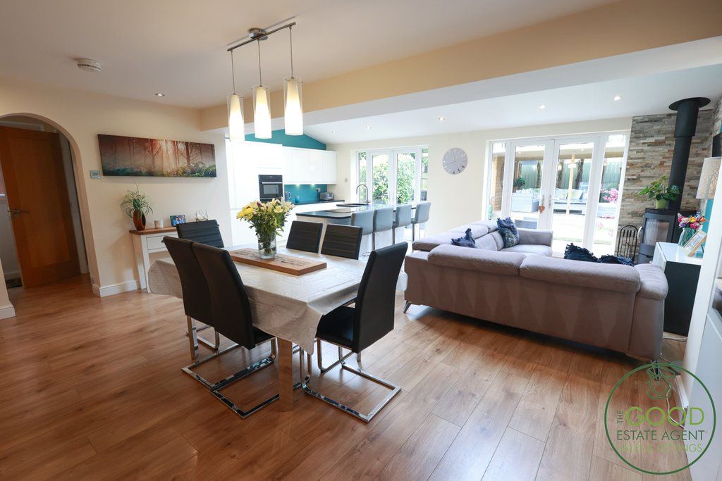 Property photo 2 of 28