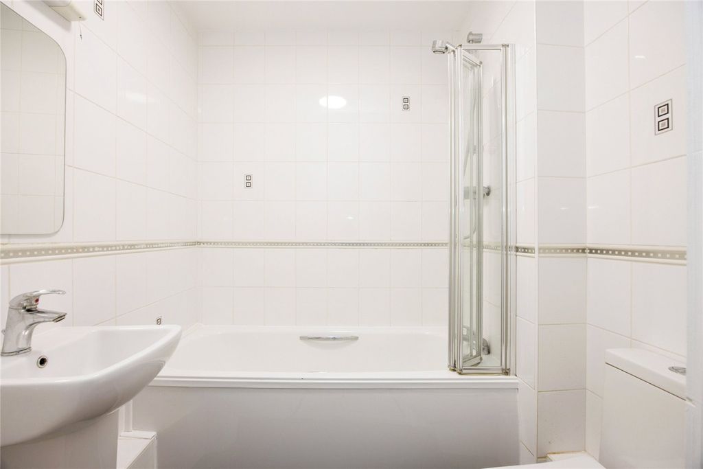 Property photo 3 of 17 Picture No. 02