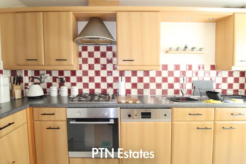 Property photo 2 of 17 Kitchen.Jpg