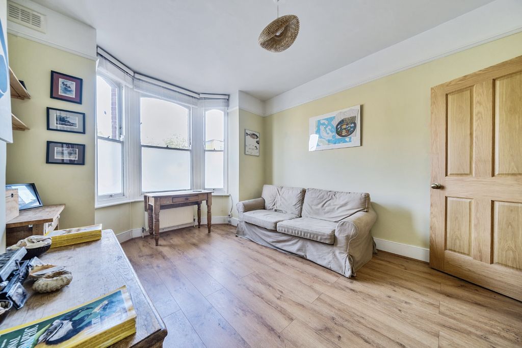 Property photo 3 of 13 4156906