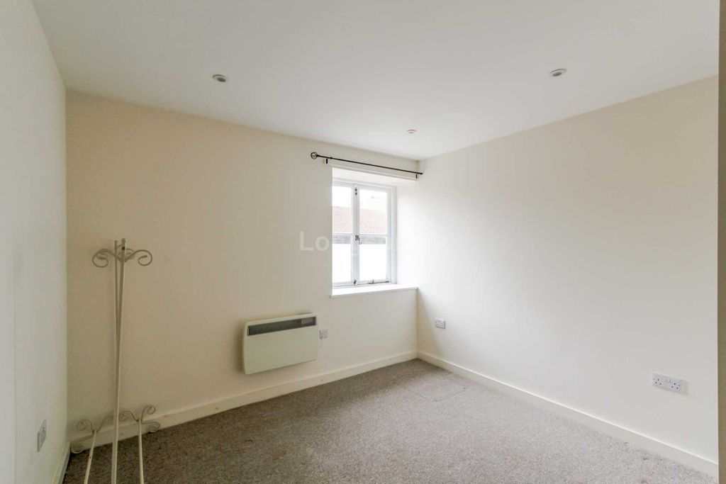 Property photo 3 of 5