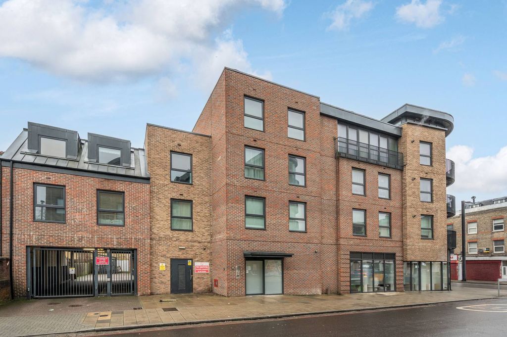 Property photo 2 of 17