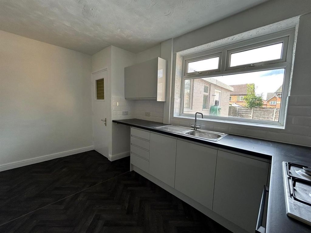 Property photo 3 of 11 24.Jpg