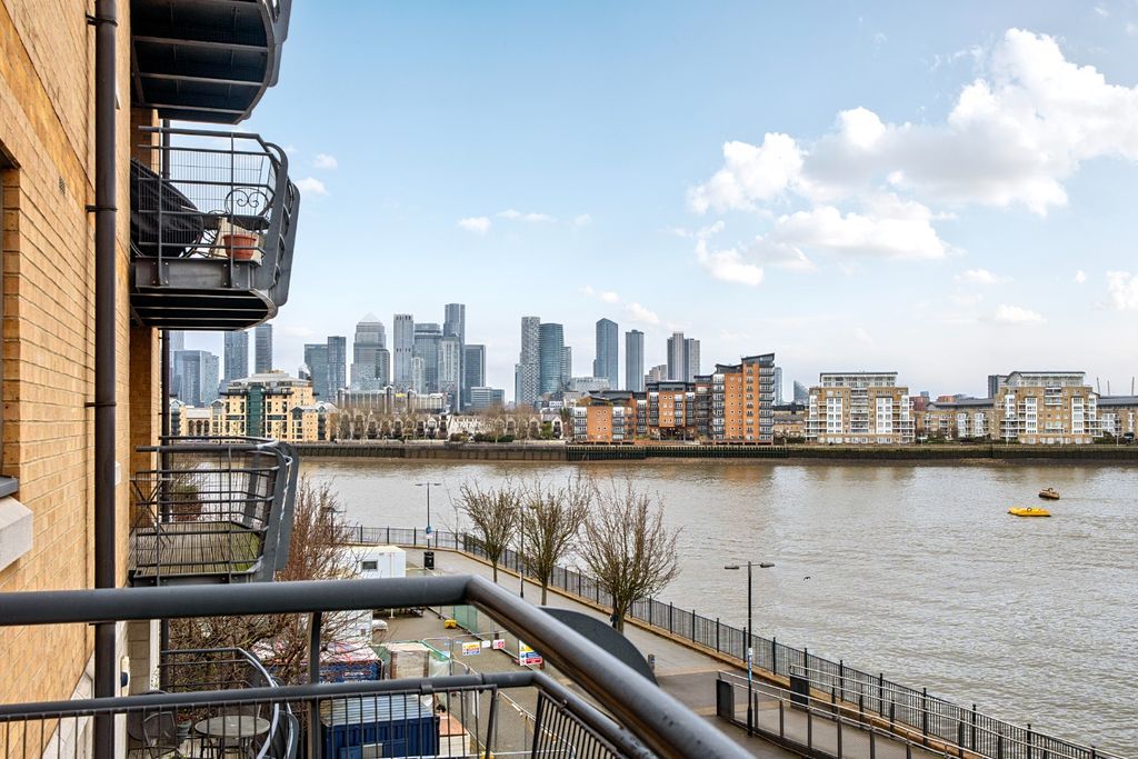 Property photo 2 of 17 4899882