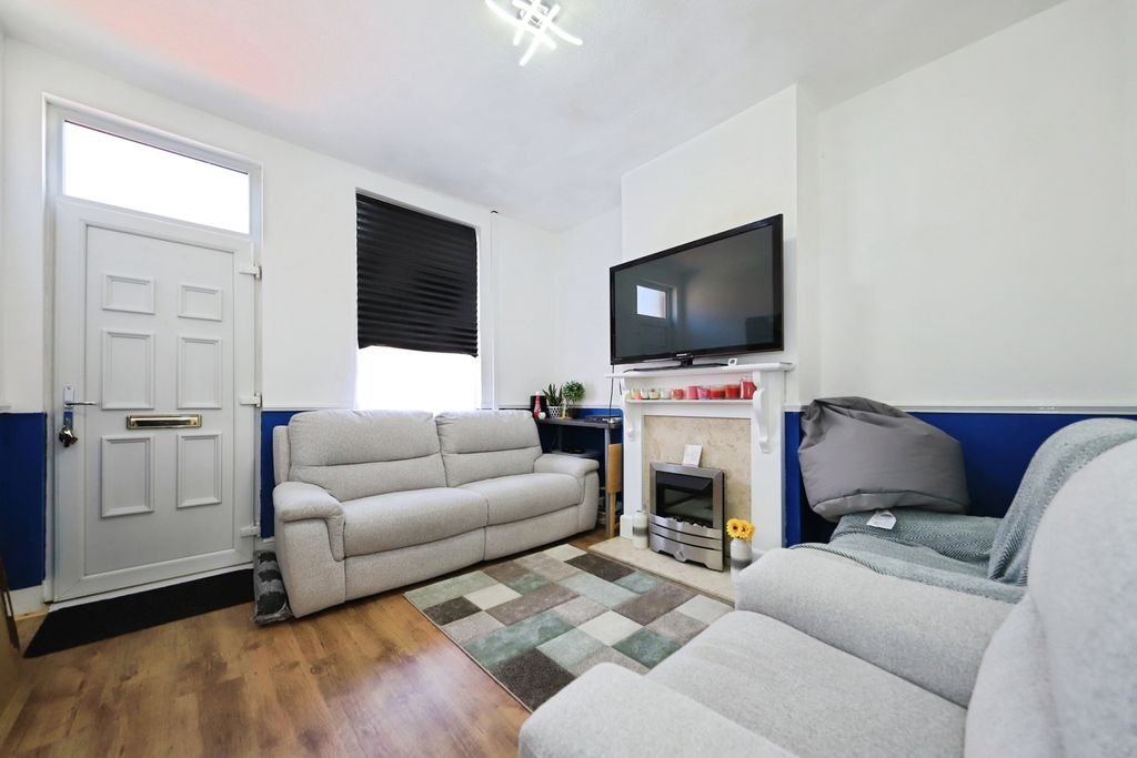 Property photo 2 of 17 Photo