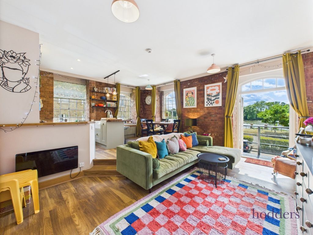 Property photo 2 of 23 Picture No. 04