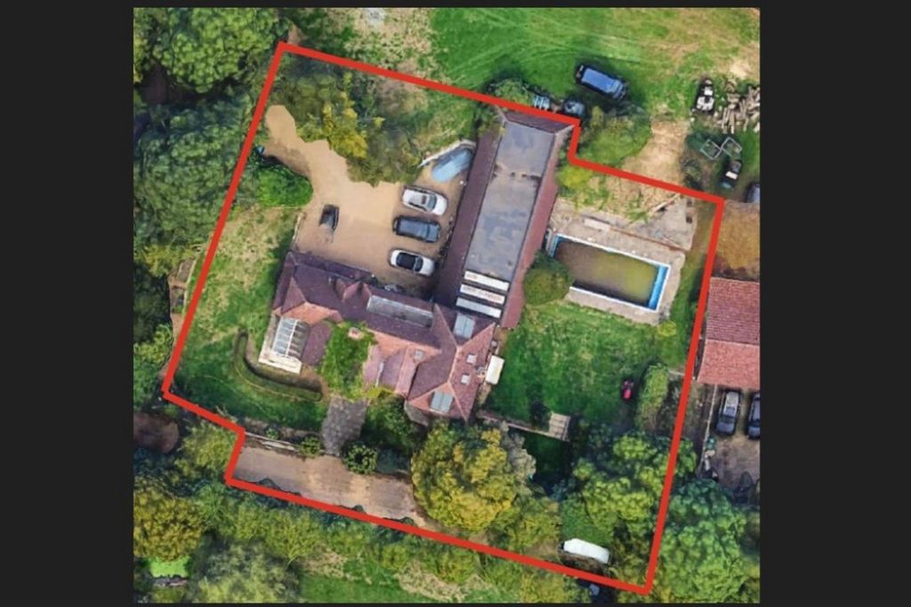 Property photo 3 of 20