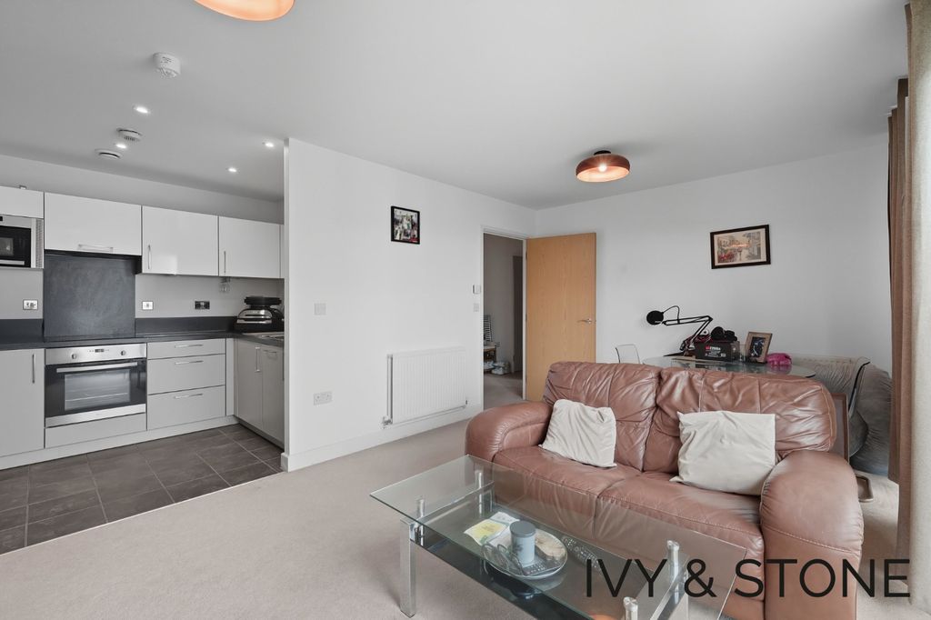 Property photo 1 of 19 4394072