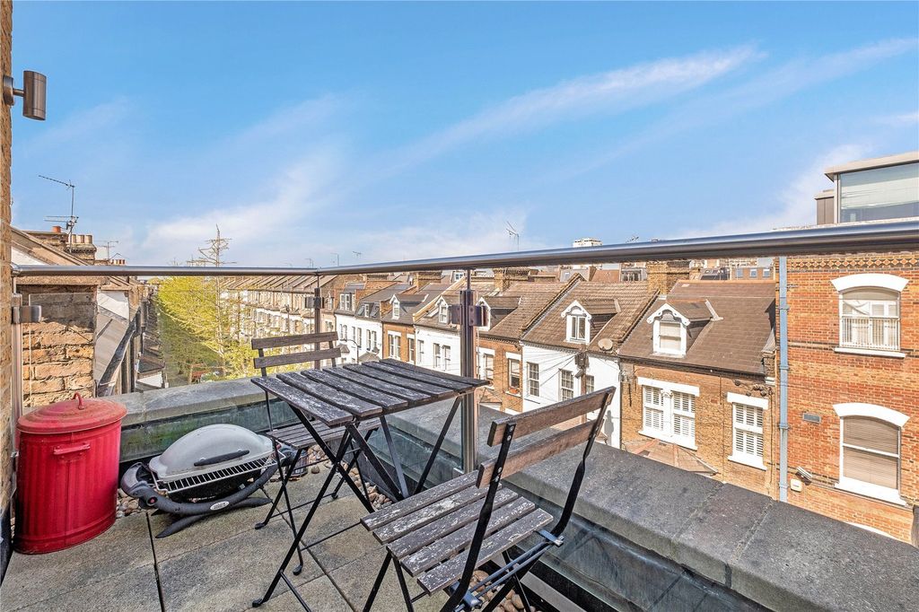 Property photo 2 of 6