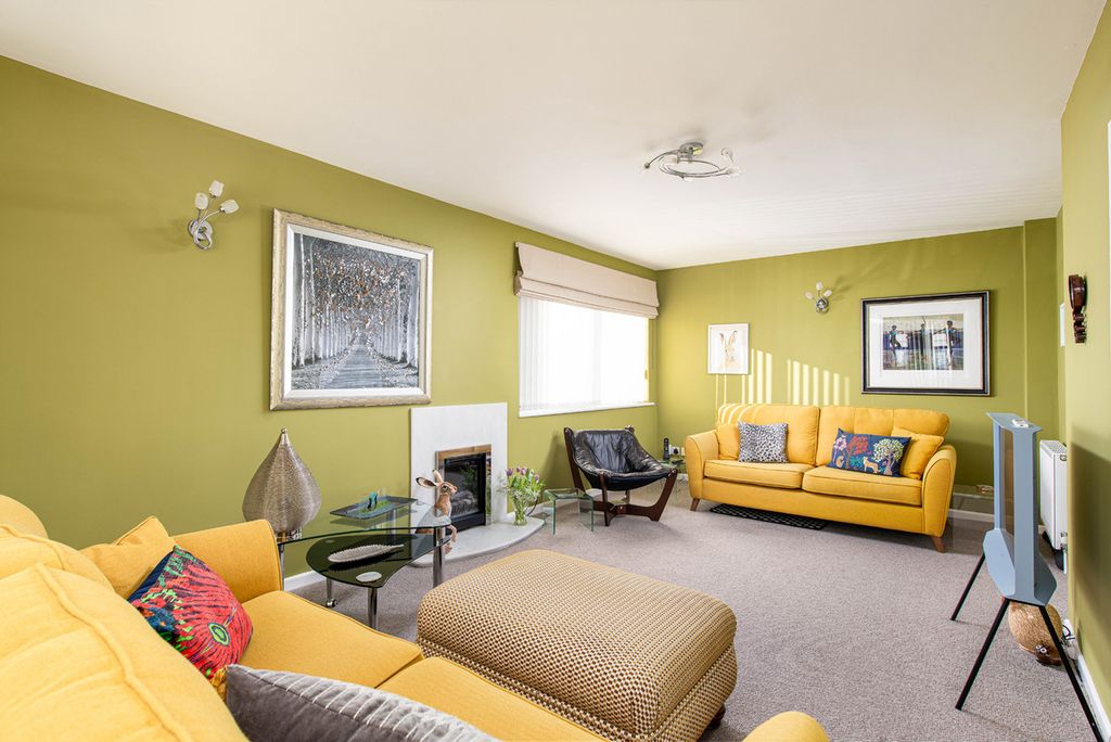 Property photo 2 of 12