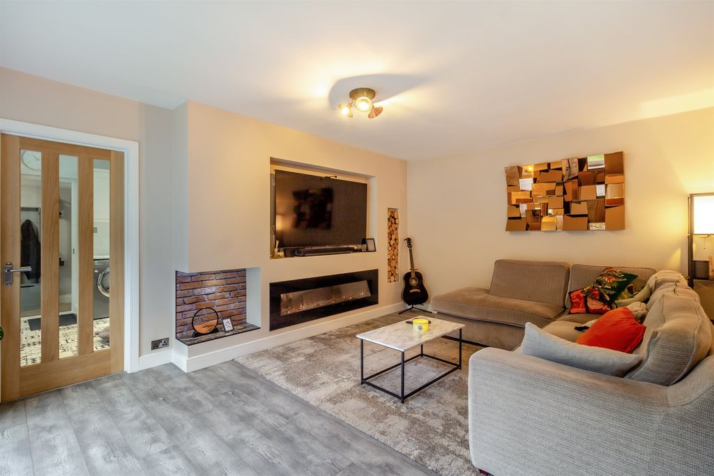 Property photo 3 of 22